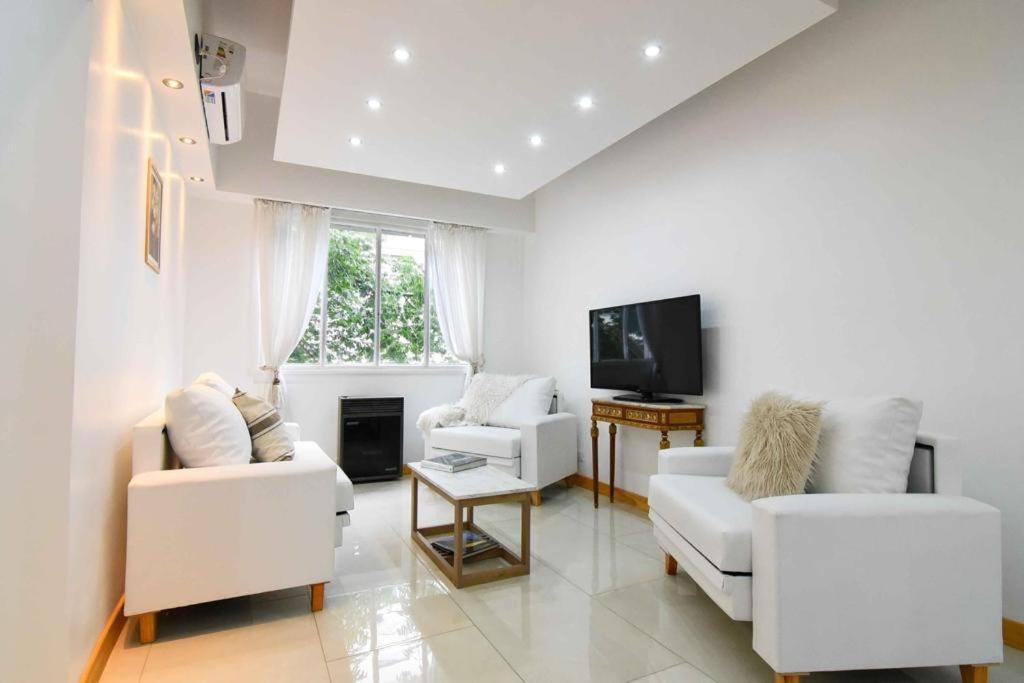 Dpto. En Recoleta: Calido, Proximo Y Confortable Buenos Aires Exterior photo